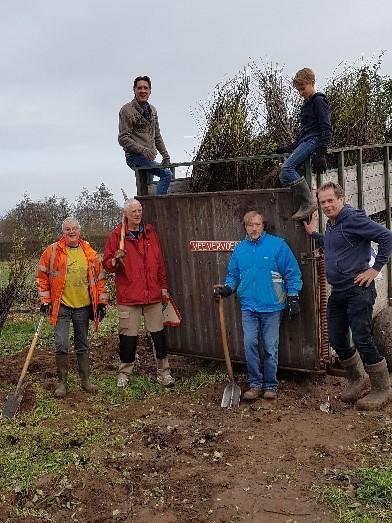 Noaber Energie in Bathem deelde 800 boompjes uit